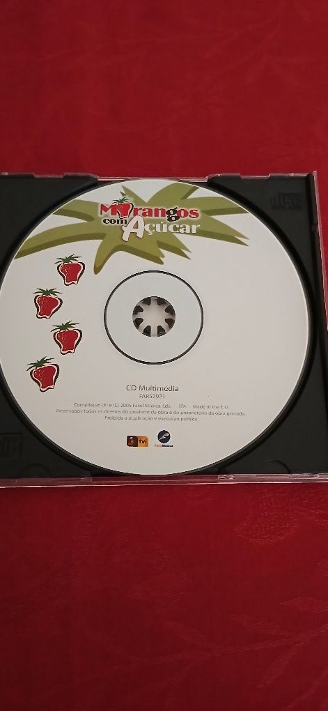 CD multimédia Morangos com Açúcar
