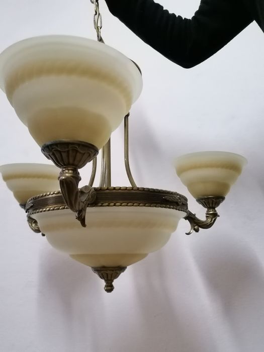 Candeeiro usado em bom estado de conservação e com lampadaa