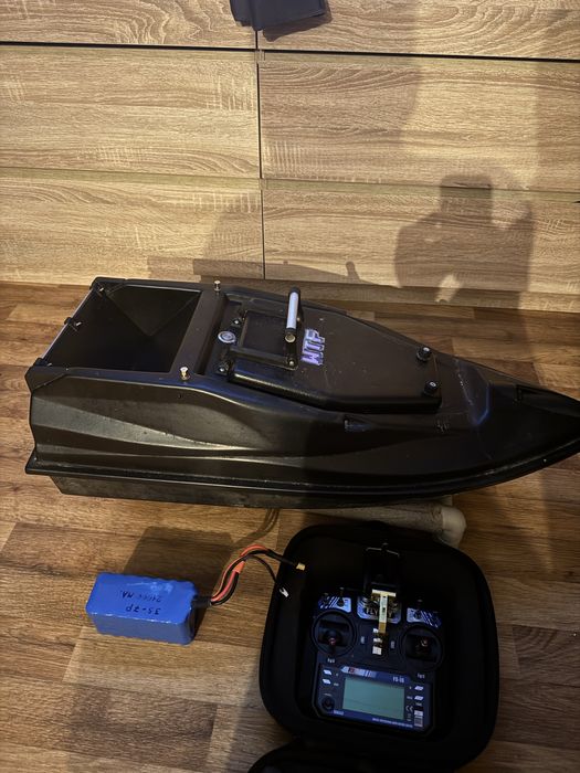 Закормочний Кораблик