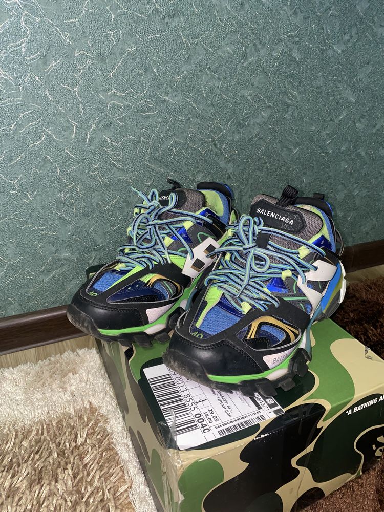 Balenciaga track 1
