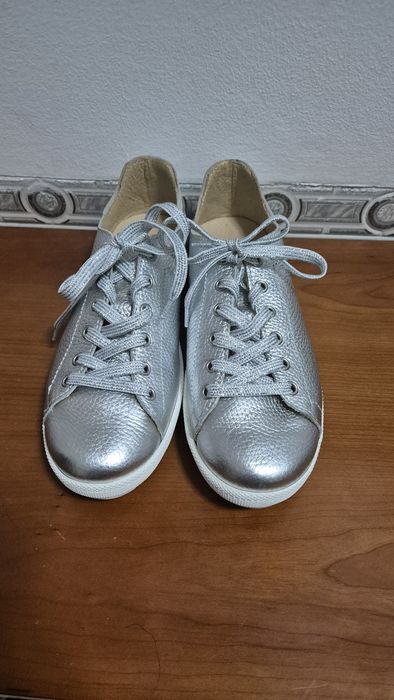 Tenis/Sapatilhas prateadas