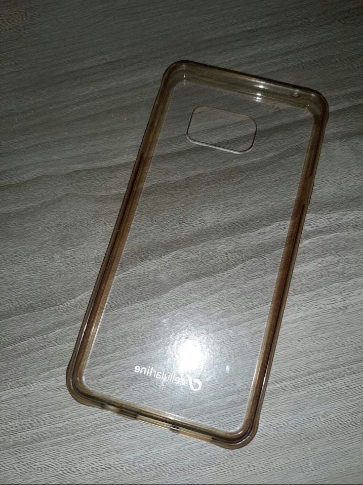 Etui do iphone 5, 5s, SE marki Cellular Line