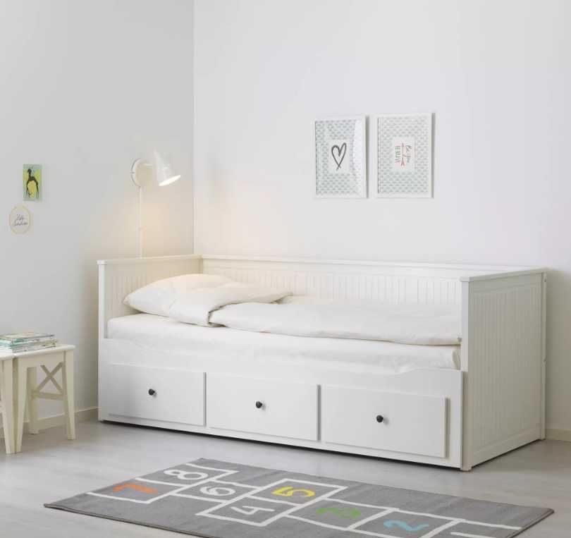 Cama HEMNES + 2 colchões