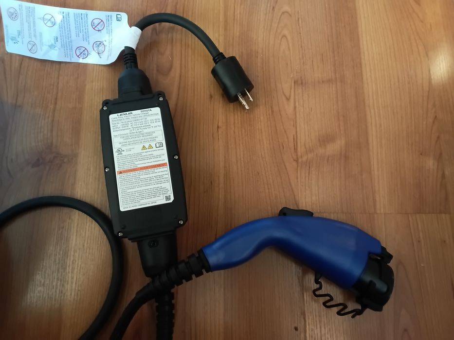 Оригинальная зарядка Toyota  Lexus (120 Вольт)