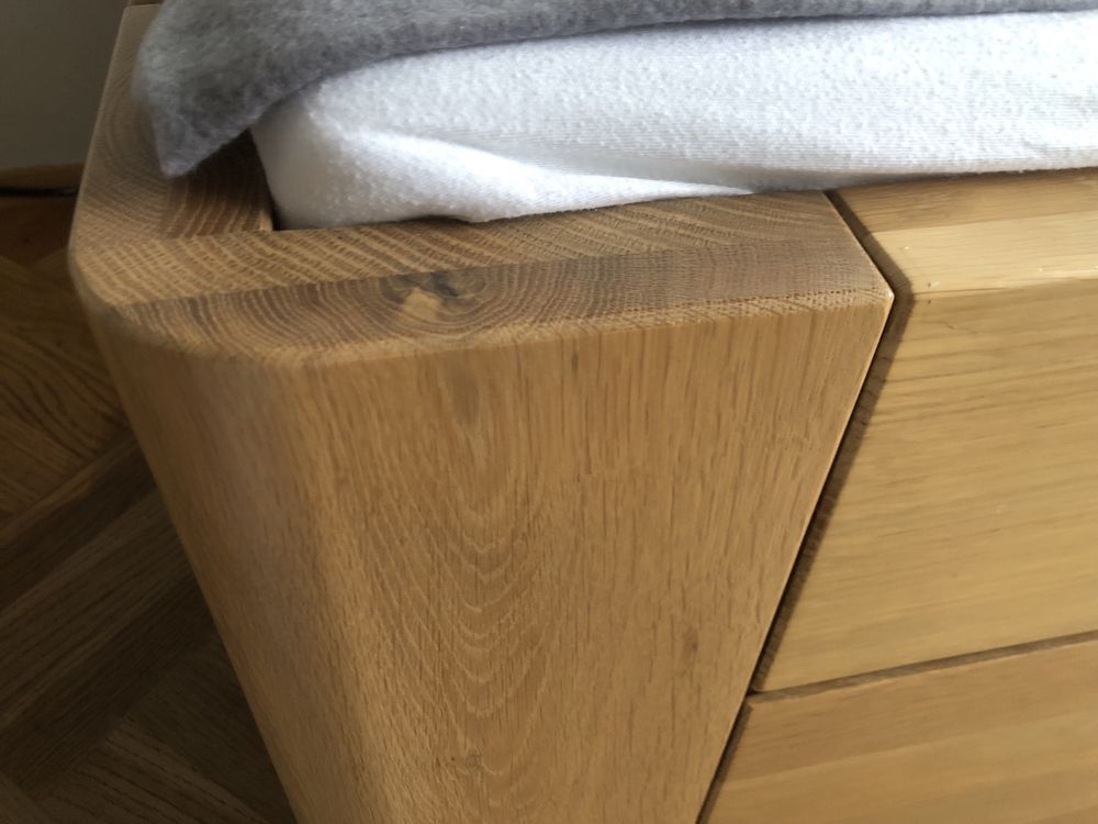Łóżko z litego drewa 180x90