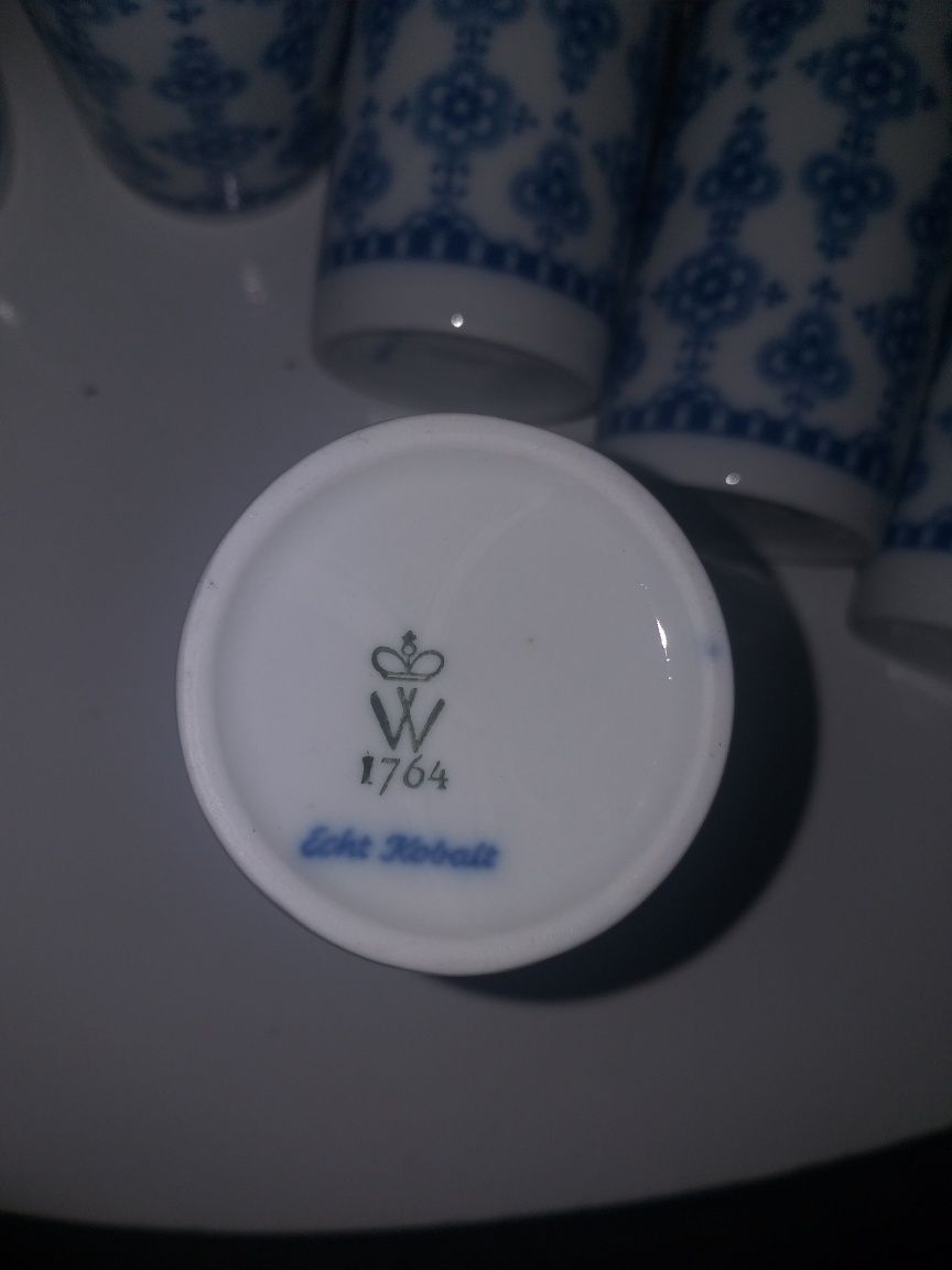 Stare porcelanowe kubki z sygnaturami