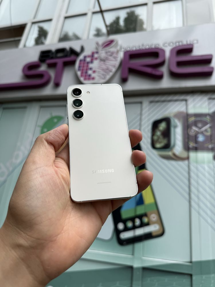 Samsung s23 8/128. Білого кольору
