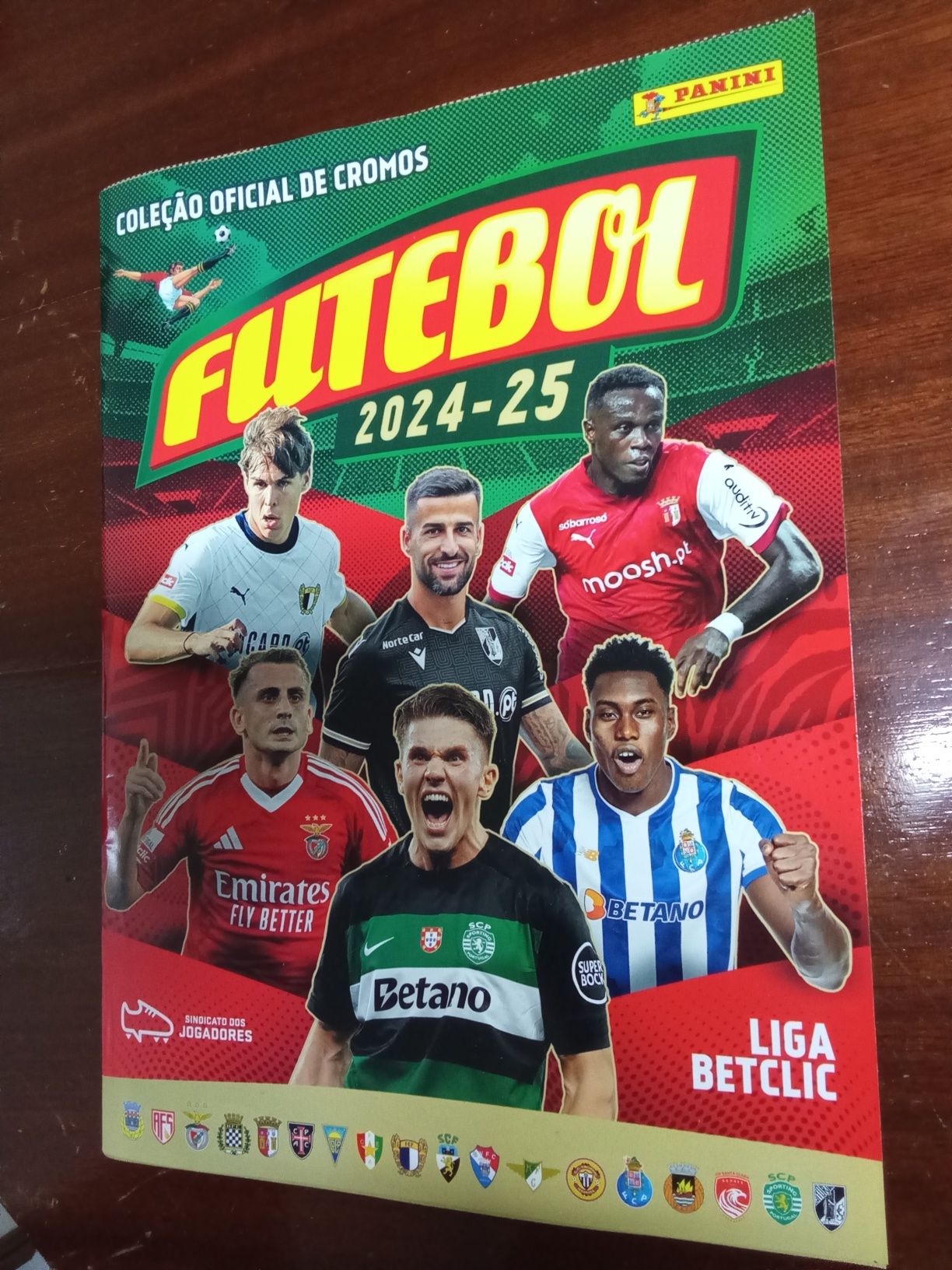 Cromos de futebol da liga 2024/25 com Mercado de Inverno