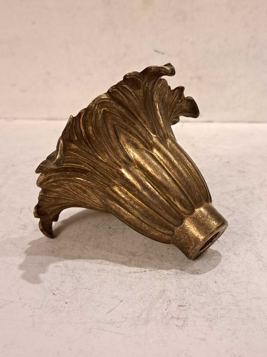 Розетка бронзовая, деталь от светильника - латунь.