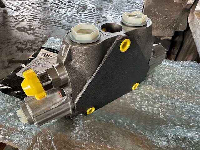 rozdzielacz hydrauliczny z manipulatorem do koparko ładowarki