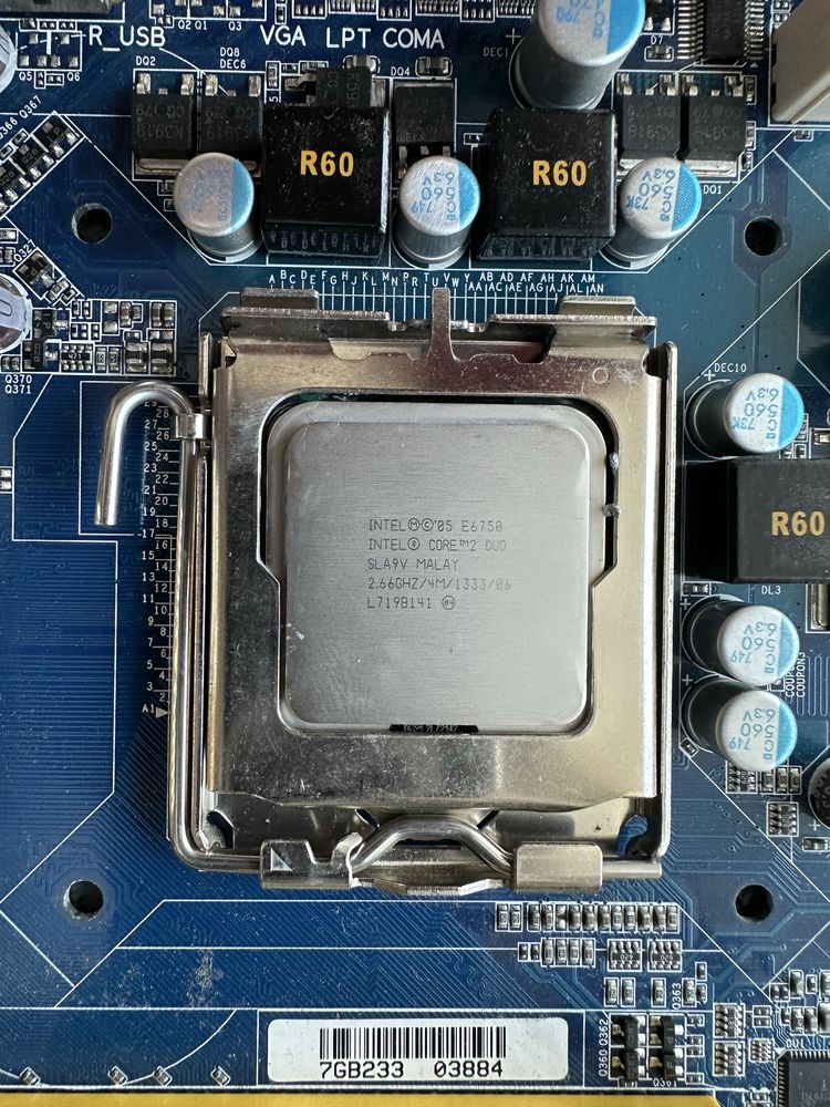 Материнська плата GYGABYTE GA-P35 intel e6750 3gb ddr2