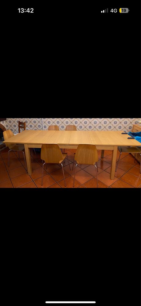 Vendo mesa de jantar e 6 cadeiras