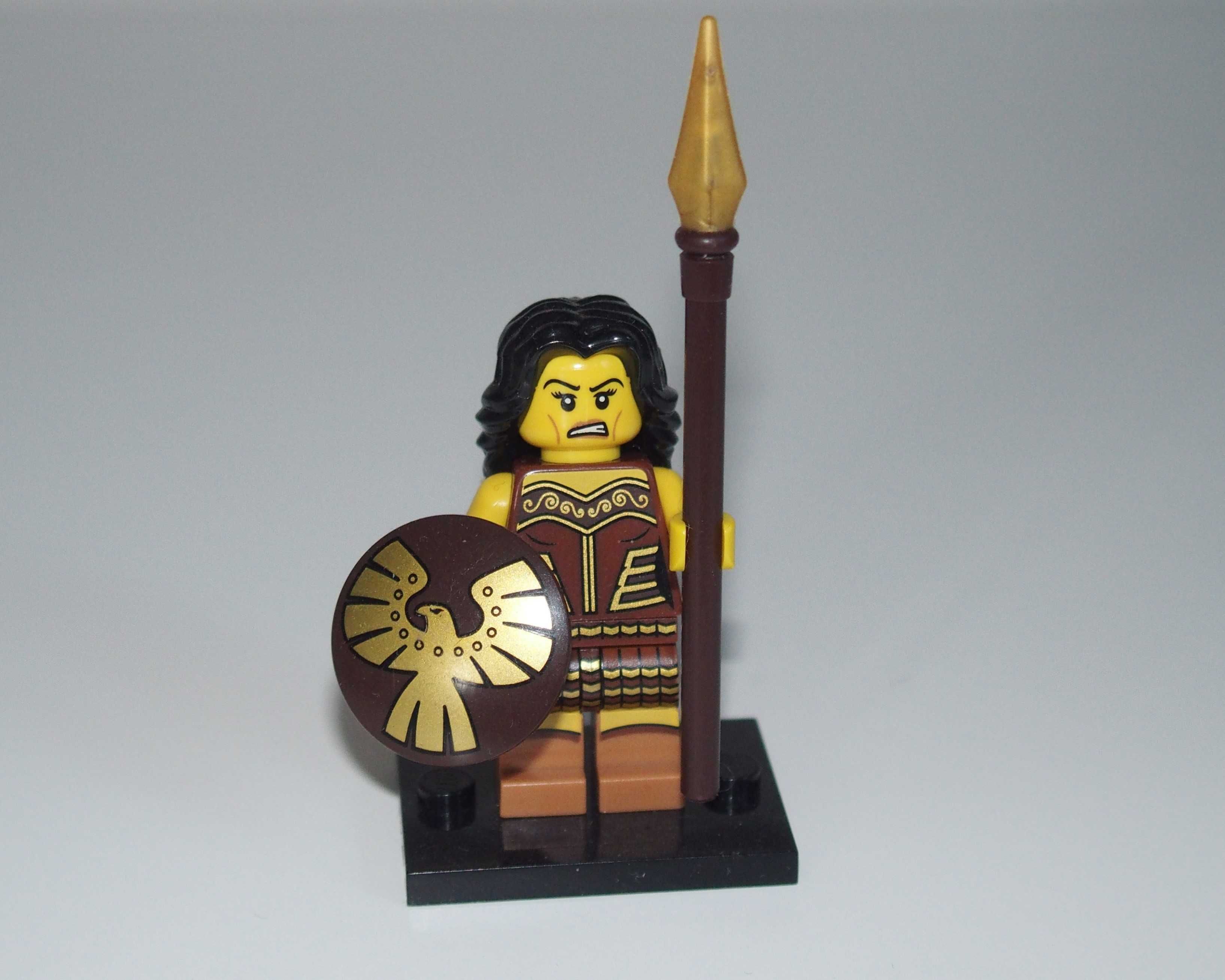 Minifigurka LEGO - Wojowniczka / Warrior Woman - figurka seria 10