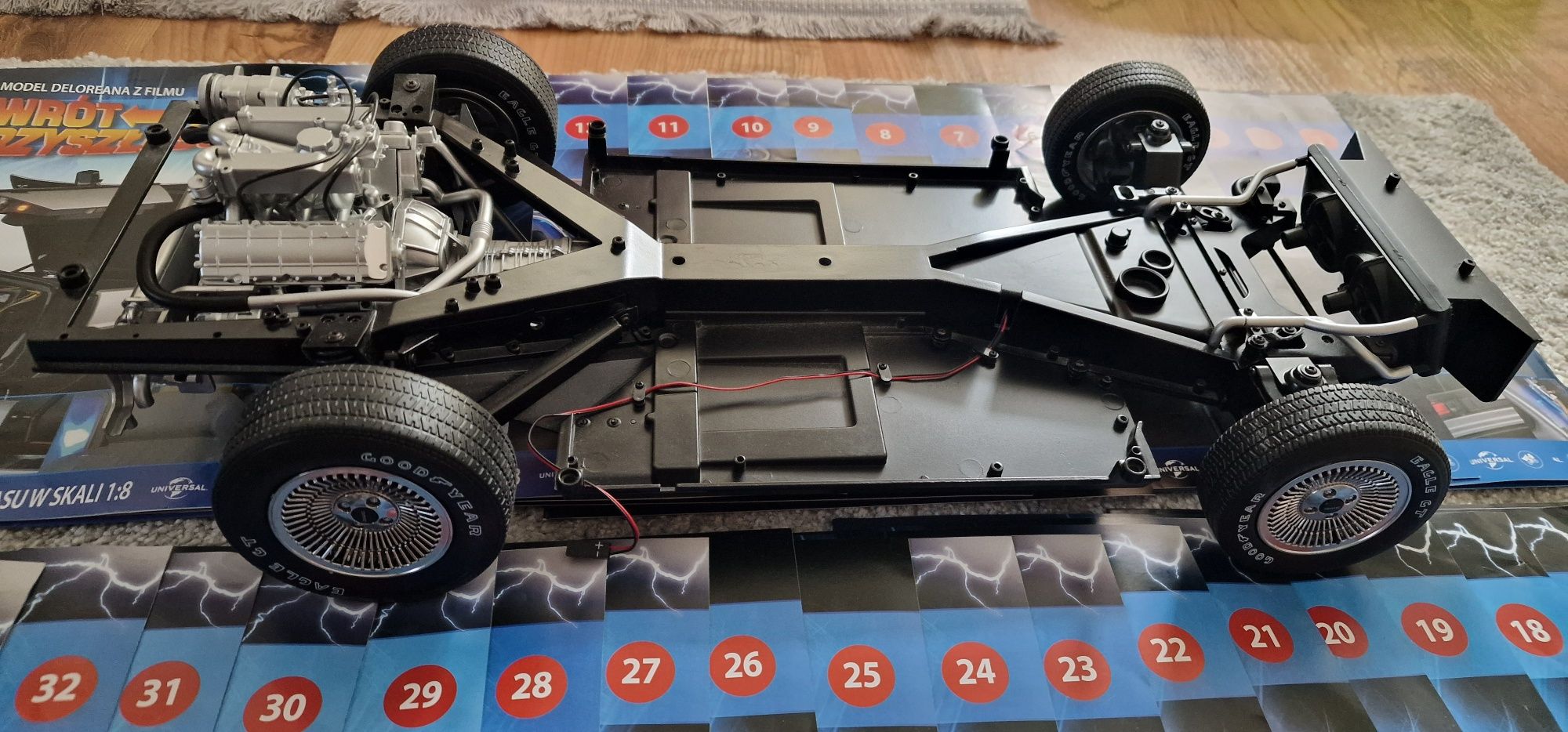 Delorean deagostini model skala 1:8  83numerów na bieżąco