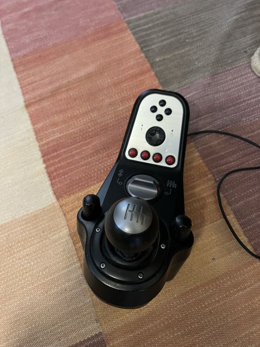 Logitech G25 (Volante+Pedais+Manete)
