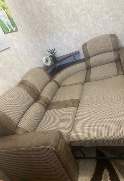 Продаємо диван в гарному стані розкладний