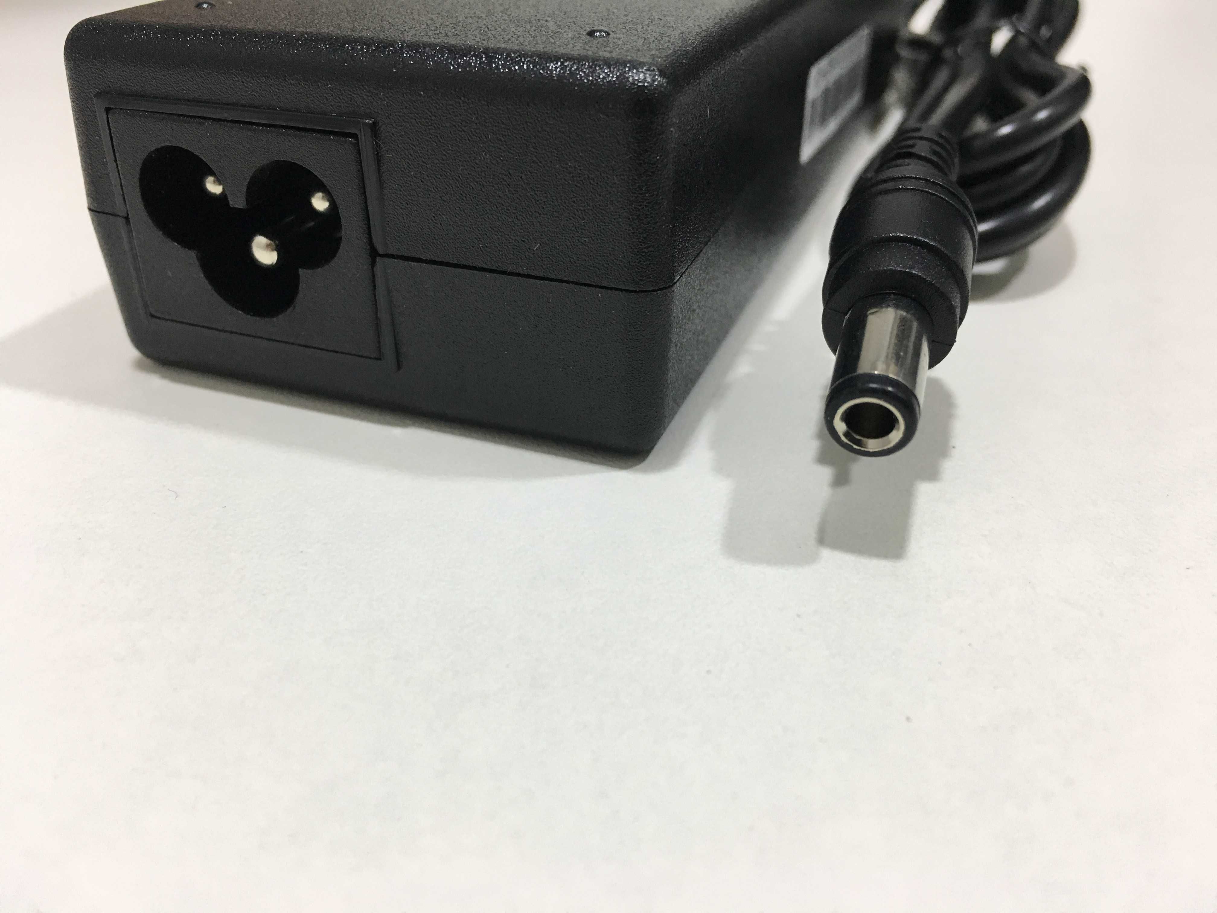 Зарядка ,блок питания для ноутбука Toshiba 15V5A 75W 6.3*3.0mm