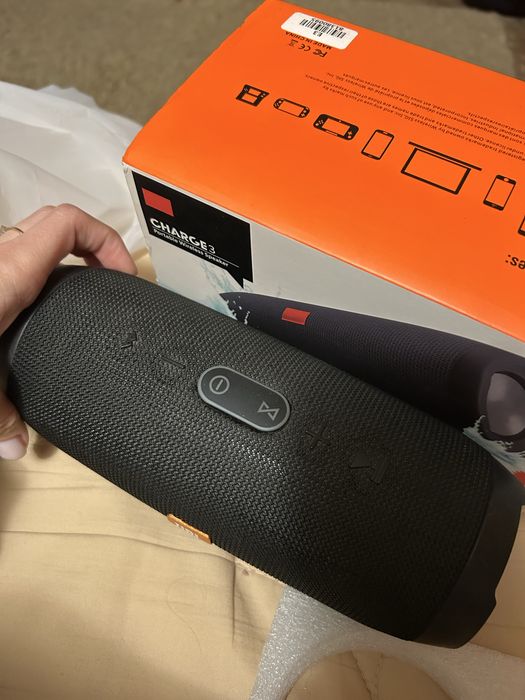 Колонка та навушники