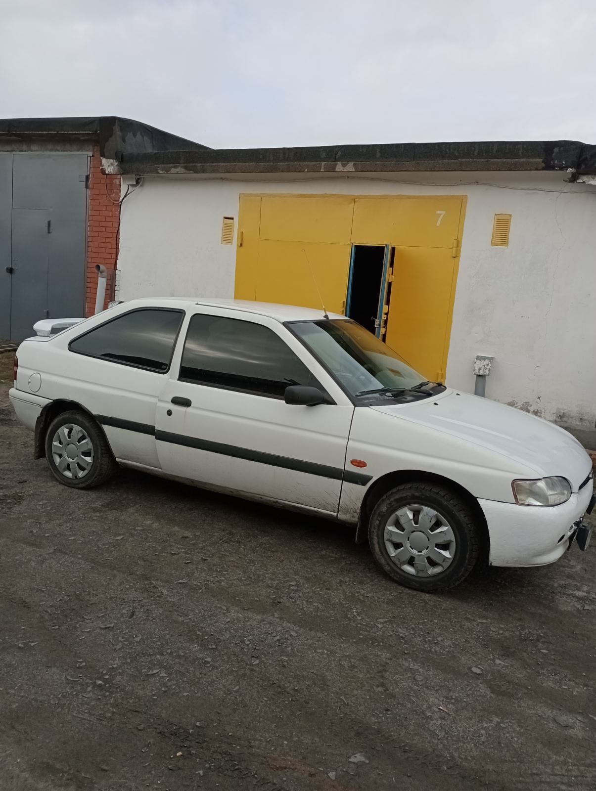 Ford Escort VII покоління