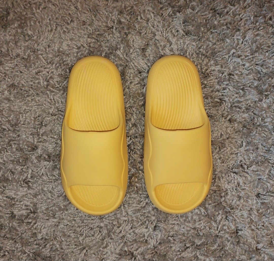 Buty damskie sportowe czarne brokat Deichmann Gratis klapki żółte R.38