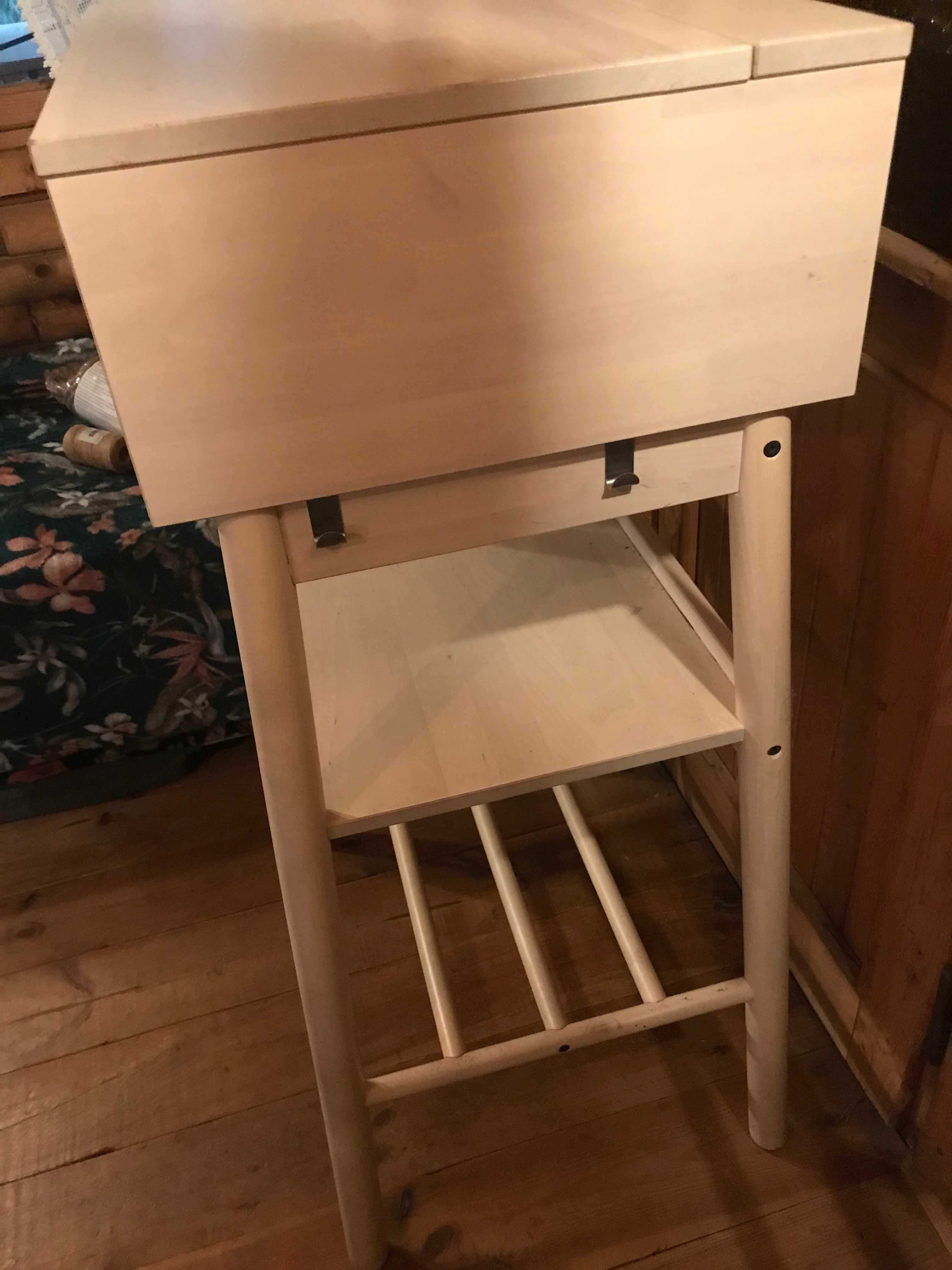 Wysokie biurko w stylu retro IKEA Knotten