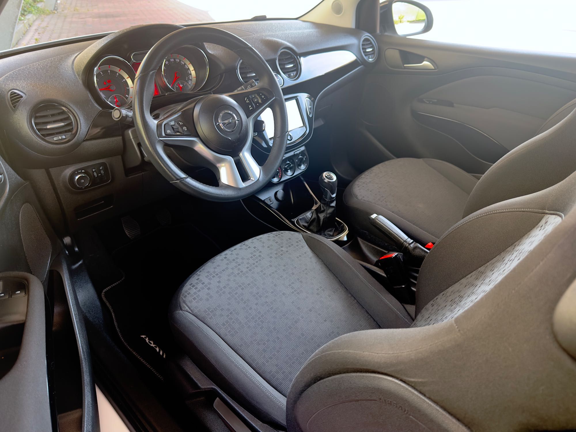 Opel Adam 1.2 Black Edition - Extremamente Estimado