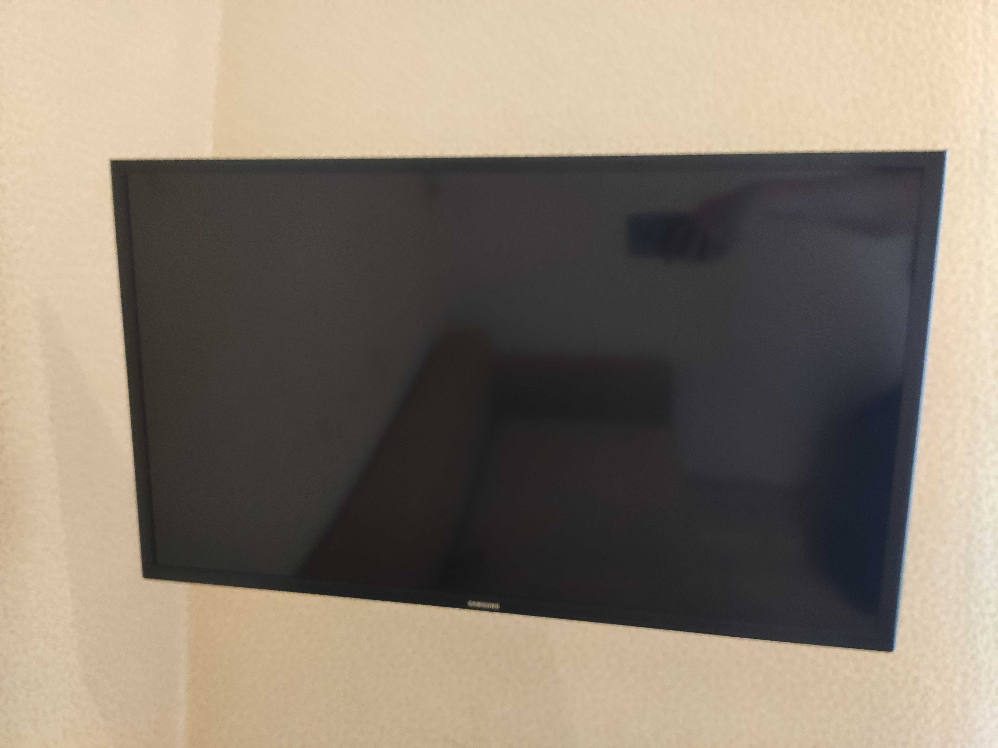 Телевизор SAMSUNG модель UE32J5000AK Full HD 1920*1080 без Smart TV