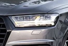 Reflektor Lampa Przód Przednia AUDI Q7