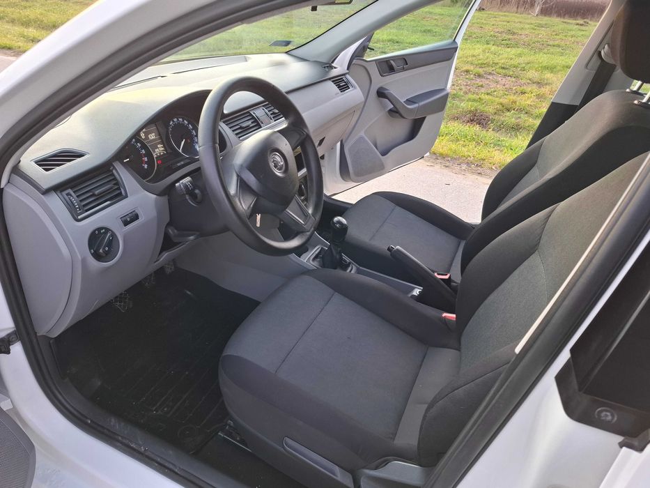 1.4 TDI_2015_Rapisd_Utrzymana_Do jazdy_4.5L na 100km