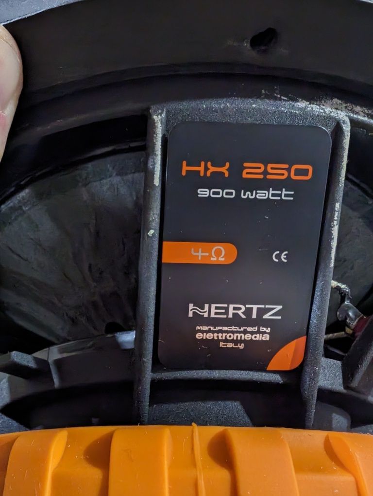 Сабвуфер Hertz HX 250