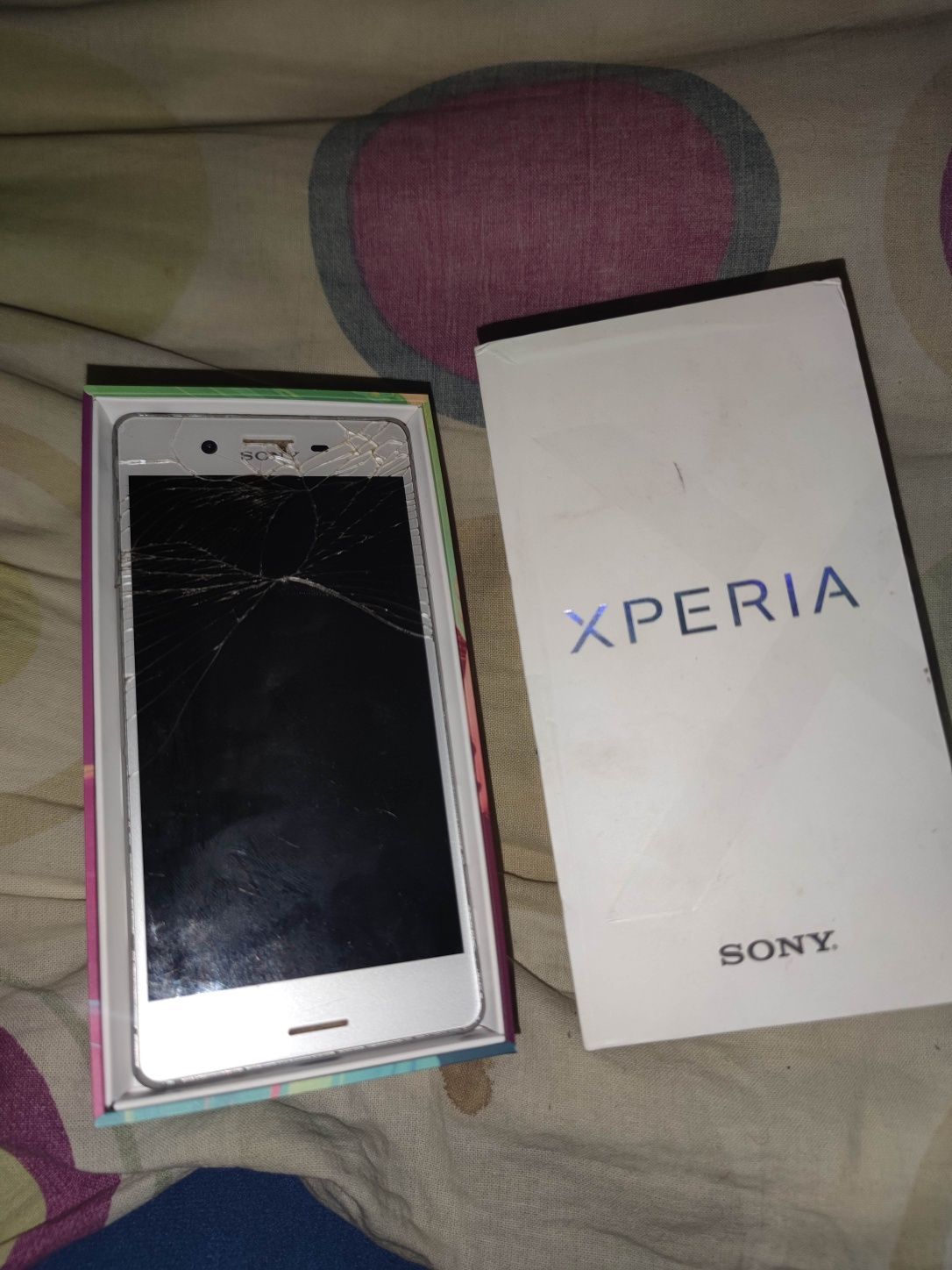 Sony Xperia x z pudełkiem