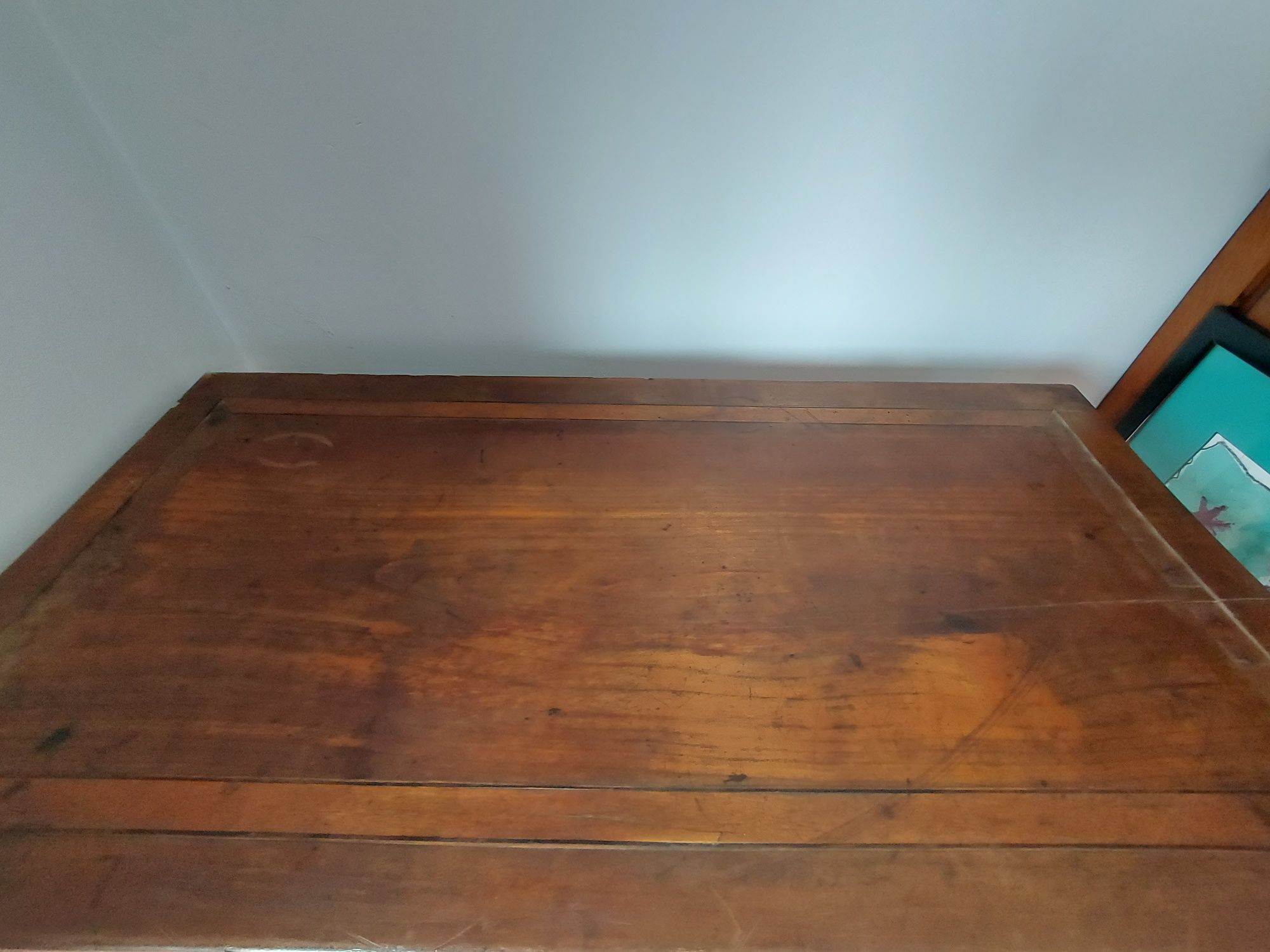 **Mesa de jogo antiga**