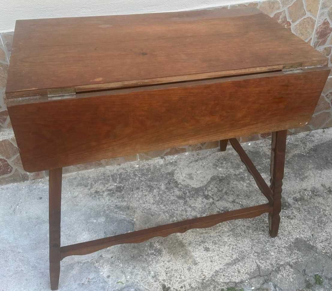Mesa rustica antiga, com abas rebativeis