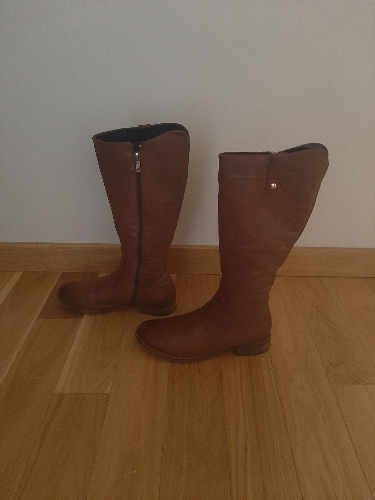 Eleganckie skórzane brązowe buty oficerki kozaki do kolan Lasocki 40 r