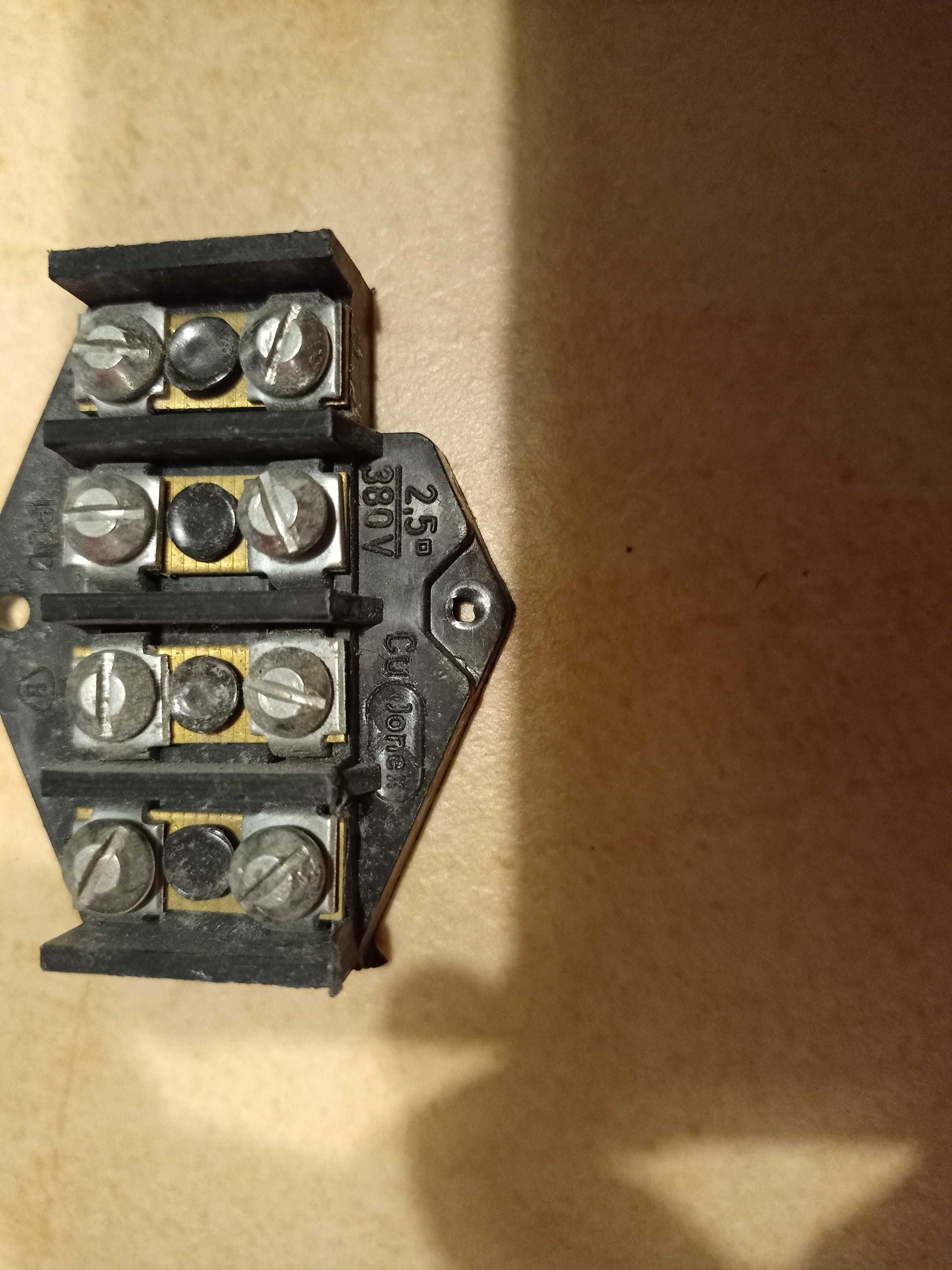 Zestaw połączeniowy Płytka odgałęźna 4 x 10 mm