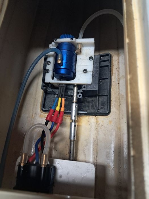 Barco telecomandado eléctrico