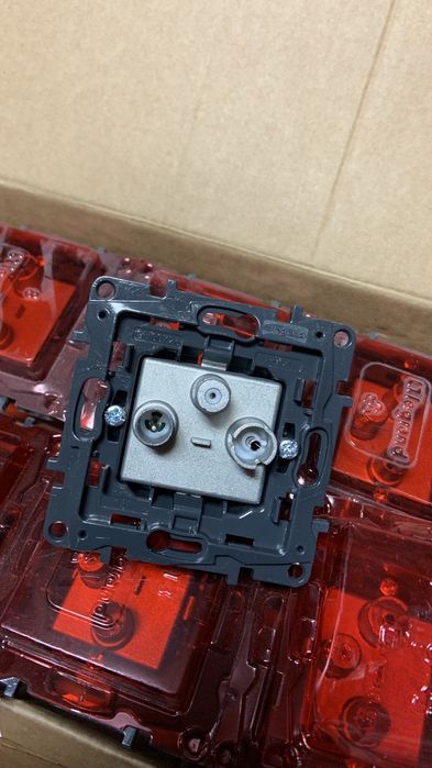 Tomadas de ligação TV-R-SAT estrela