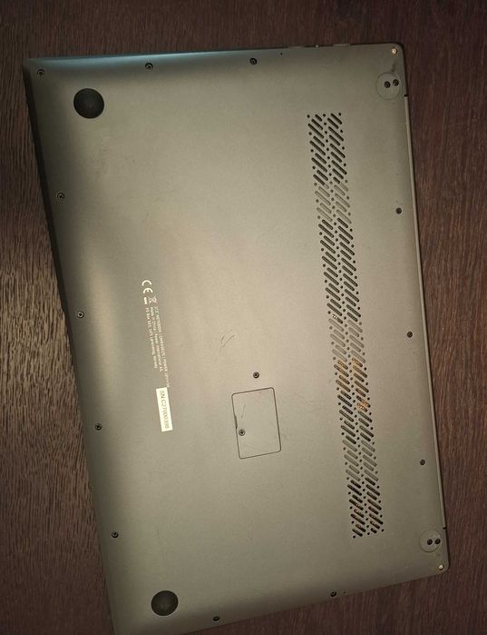 Laptop  Intel 11gen. 500Gb ssd m.2, 8 Gb ddr4 , 17,3 cale + ładowarka