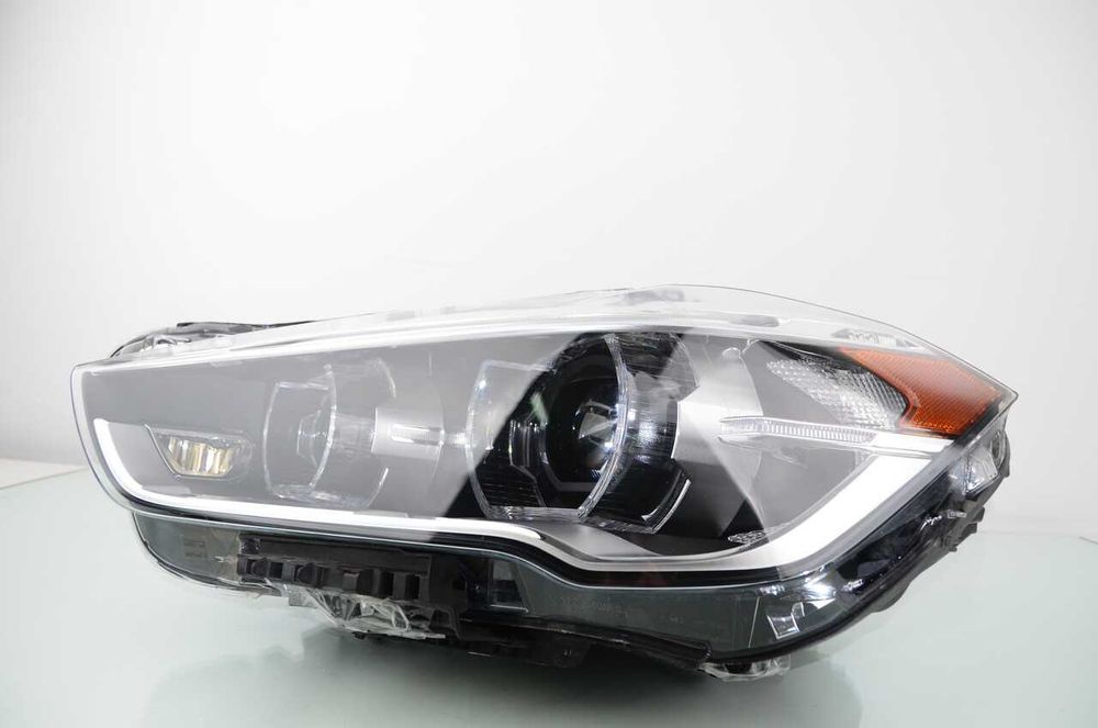 BMW X1 F48 2019 lewa lampa przednia