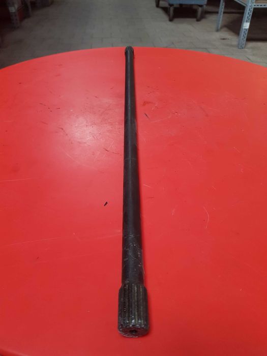 Wał MTZ 320  220420.90.27.01