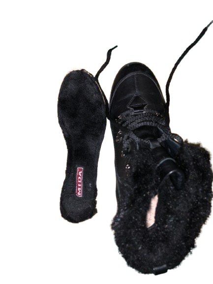 Продам шкіряні черевики(утеплені кросівки) 39р