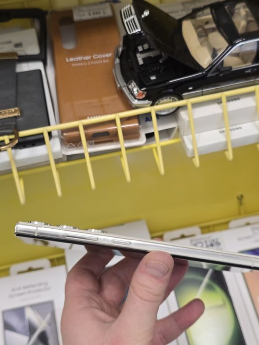 Samsung Galaxy S23 Ultra 12/256gb в заводських плівках, на подарунок