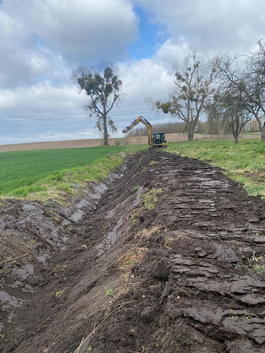 Koparka wywrotka wykopy brukarstwo  przyłącza roboty ziemne wyburzenia