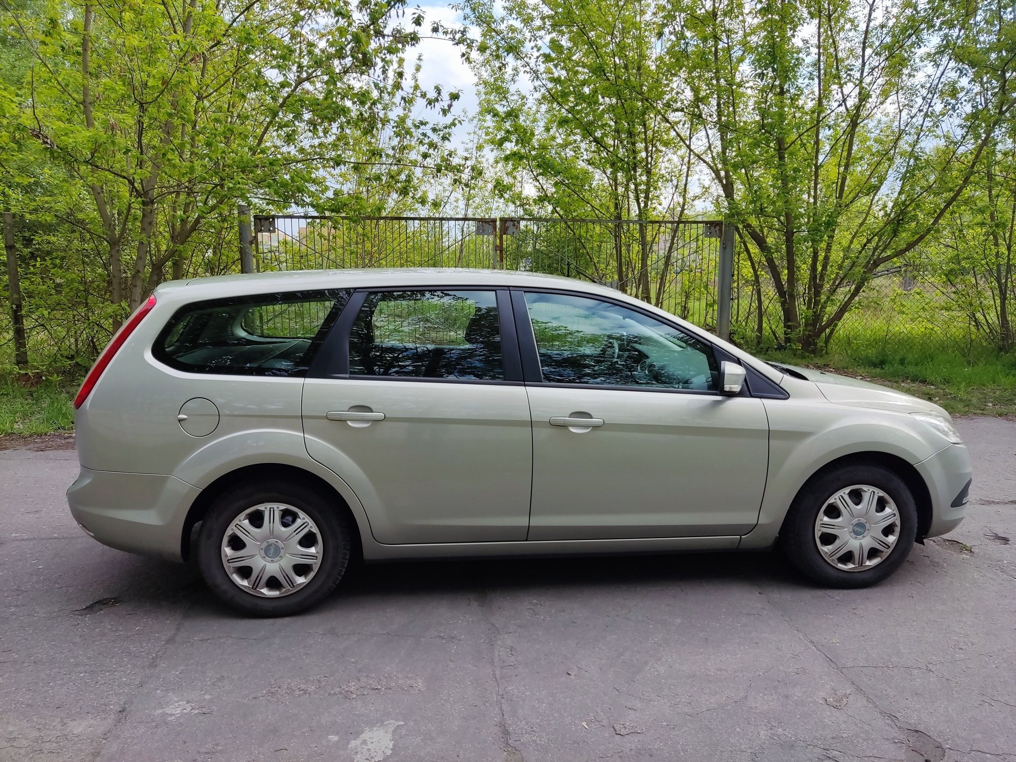 Ford Focus 1.6 kombi 2008 rok