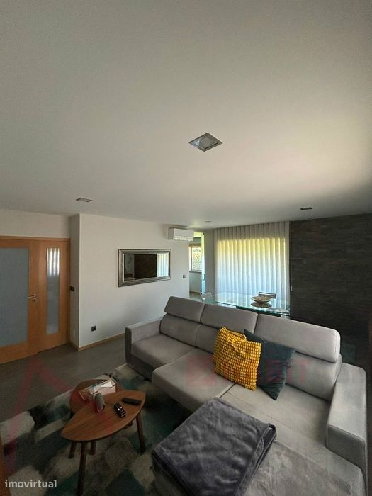 Apartamento T3 Duplex com Terraço e Garagem para venda em Barbudo, Vil