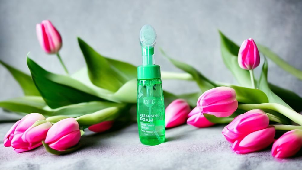 Pianka do mycia twarzy z aloesem.