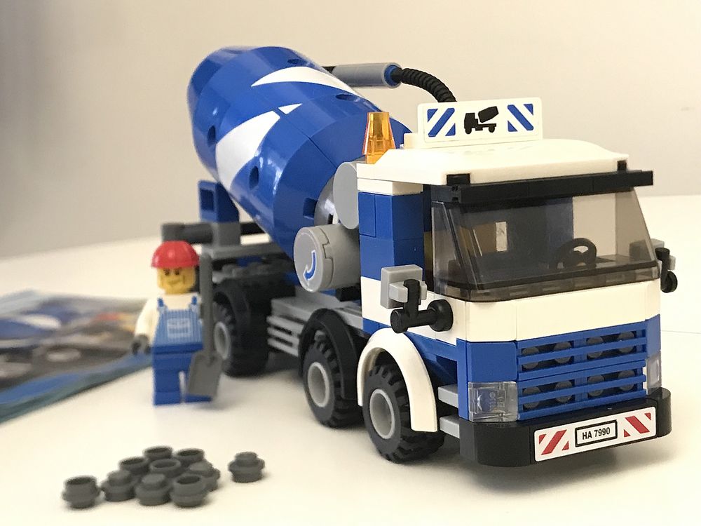 Конструктор LEGO 7890- Lego-City Cement Mixer LEGO