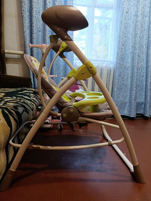 Крісло-гойдалка, шезлонг