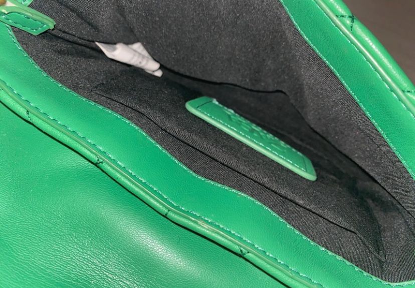 Zielona torebka pikowana zara