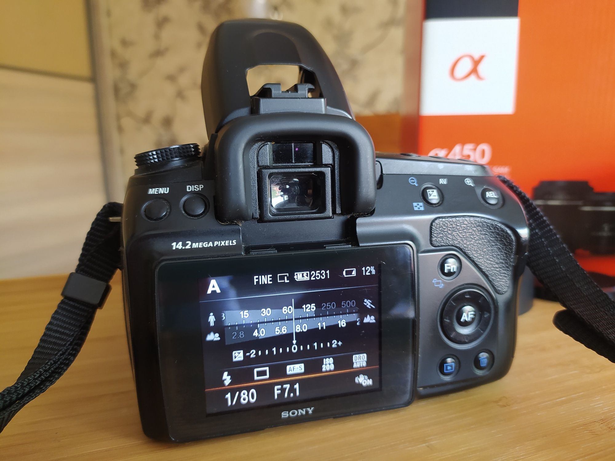 Дзеркальний фотоапарат Sony Alpha DSLR-A450 Kit - 14,2 Мп - CMOS + 
Об